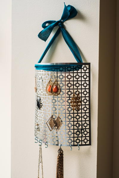 Hanging DIY Jewelry Organizer Hanging DIY Jewelry Organizer