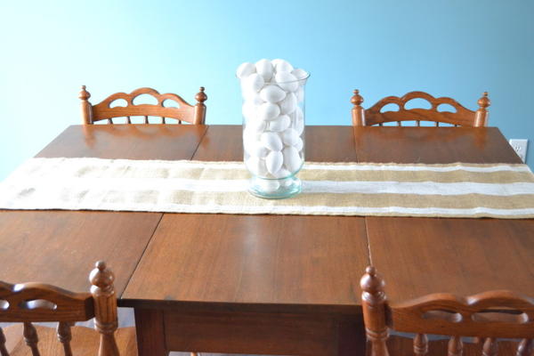 Burlap Table Runner with Pom Poms Burlap Table Runner with Pom Poms