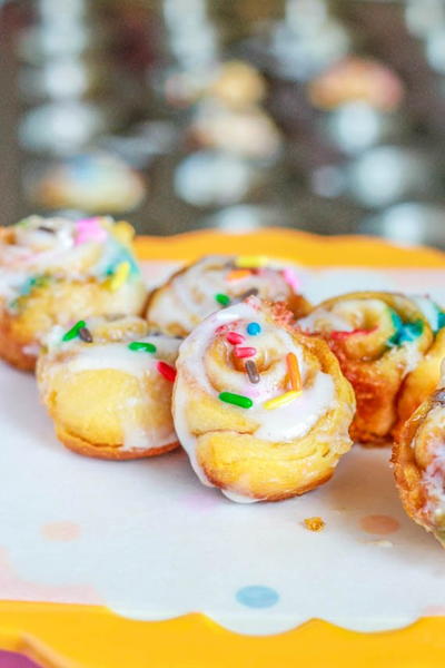 Mini Cake Batter Cinnamon Buns Mini Cake Batter Cinnamon Buns
