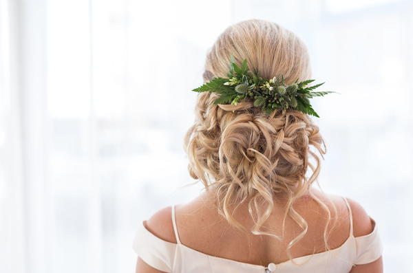 DIY Greenery Hairpiece DIY Greenery Hairpiece