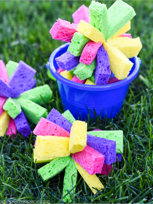 Boredom-Busting DIY Sponge Water Bombs Boredom-Busting DIY Sponge Water Bombs
