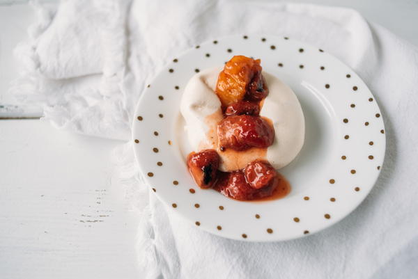 Luscious Berry Mini Pavlovas