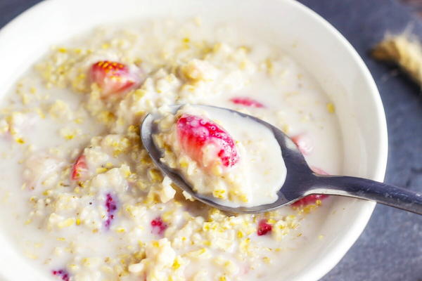 Strawberries and Cream Oatmeal Strawberries and Cream Oatmeal