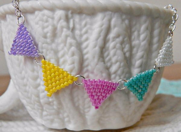 Brick Stitch Bunting Necklace Brick Stitch Bunting Necklace