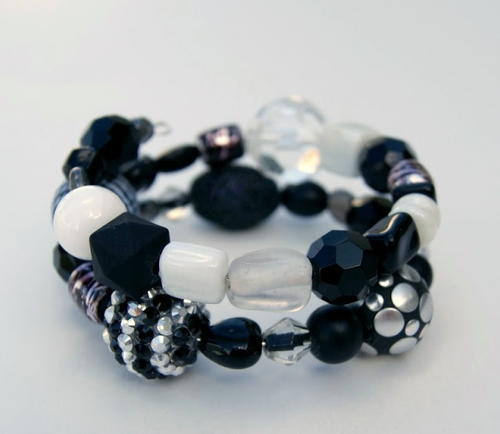 Black and White Beaded Bangle Black and White Beaded Bangle