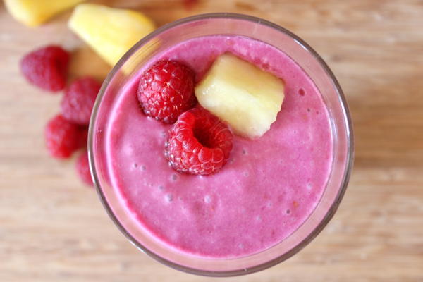 Easy Raspberry Pineapple Smoothie Easy Raspberry Pineapple Smoothie