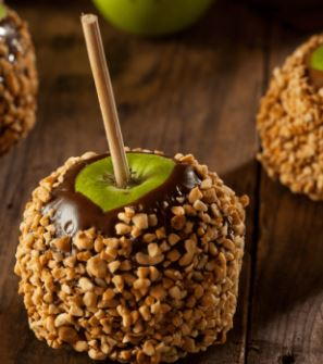 Easy 4-Ingredient Caramel Apples Easy 4-Ingredient Caramel Apples