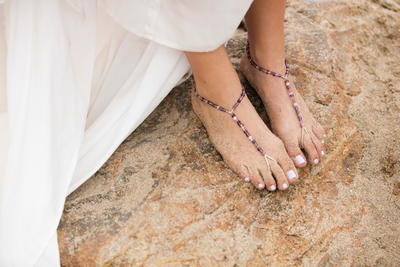 Subtle Barefoot Jewelry for a Beach Wedding