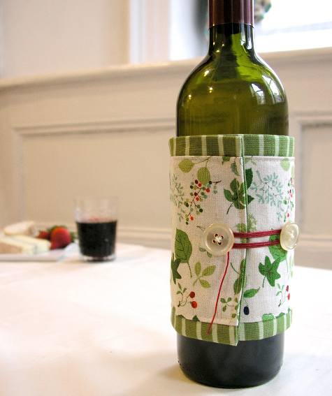 Wonderful DIY Wine Bottle Cozy Wonderful DIY Wine Bottle Cozy