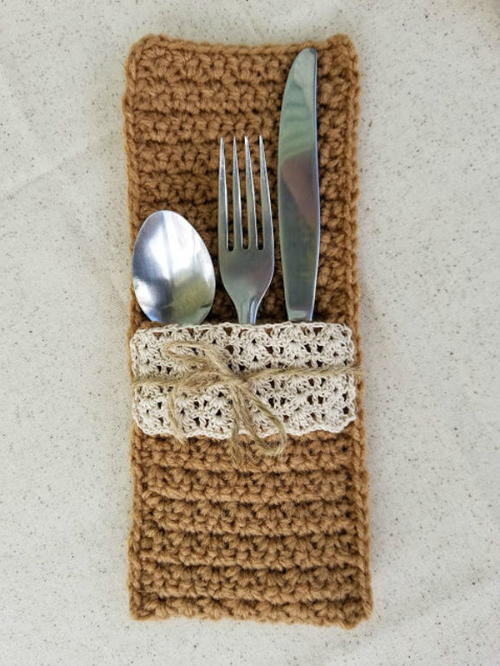 Faux Burlap and Lace Silverware Pocket Faux Burlap and Lace Silverware Pocket