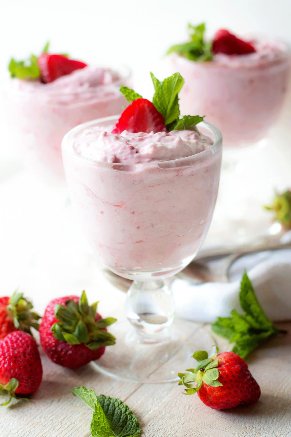 Strawberry Mousse | RecipeLion.com