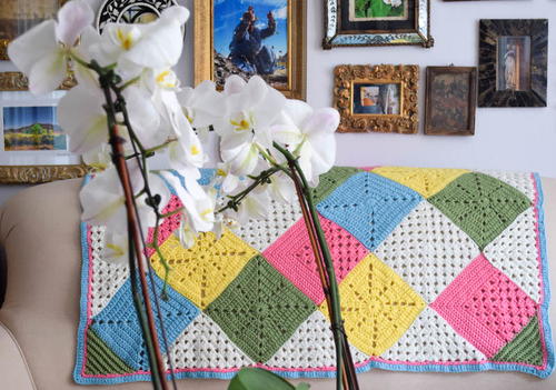 Classic Granny with a Twist Blanket Classic Granny with a Twist Blanket