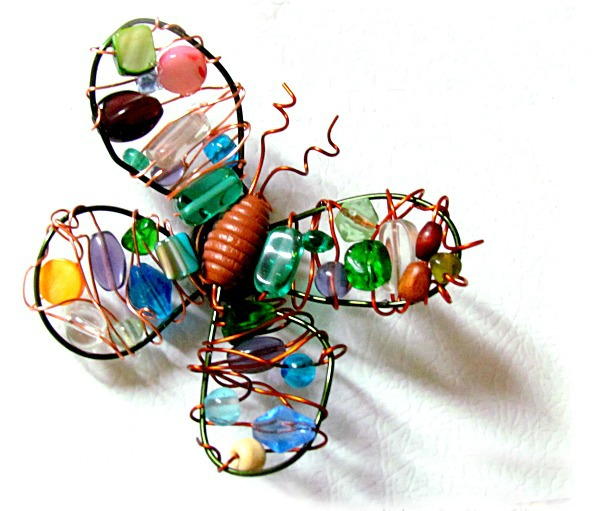DIY Wire and Bead Butterfly Magnet DIY Wire and Bead Butterfly Magnet