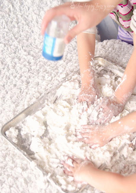 Frozen-Inspired DIY Fake Snow Frozen-Inspired DIY Fake Snow