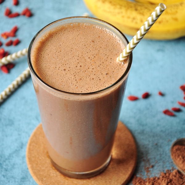Chocolate Banana Smoothie with Goji Berries Chocolate Banana Smoothie with Goji Berries