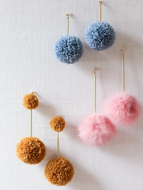 Stylish DIY Pom-Pom Earrings Stylish DIY Pom-Pom Earrings