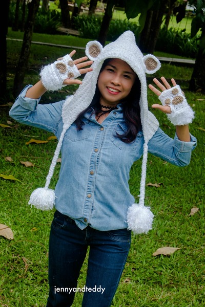 Fun Bear Hoodie Hat with Paw Print Glove Fun Bear Hoodie Hat with Paw Print Glove