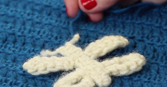 How to Add Appliques to Crochet Projects How to Add Appliques to Crochet Projects