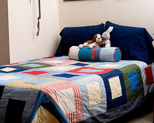 Sleeping on Squares Bed Quilt | FaveQuilts.com