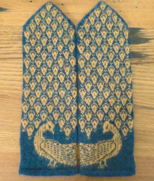 Pride and Prejudice Mittens Knitting Pattern Pride and Prejudice Mittens Knitting Pattern