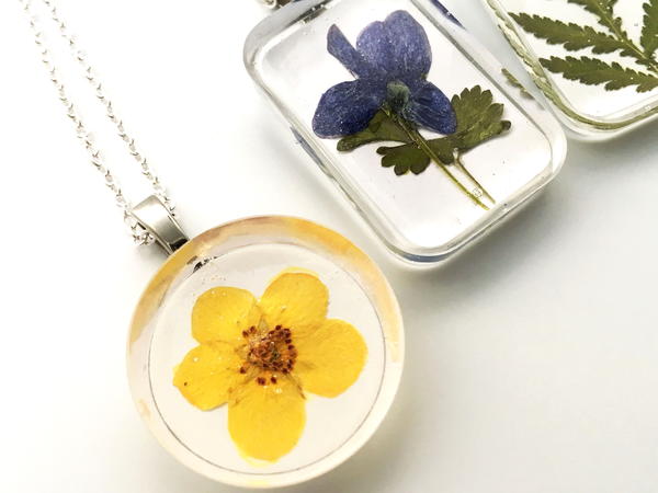 How to Make Real Flower Jewelry How to Make Real Flower Jewelry