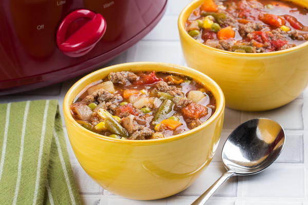 Slow Cooker Beefy-Veggie Soup