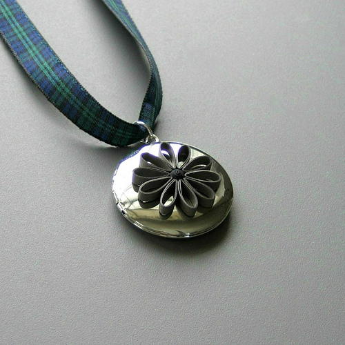 Quilled Flower Pendant Quilled Flower Pendant