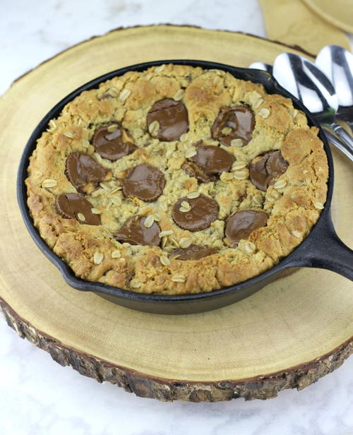 Peanut Butter Cup Oatmeal Chocolate Chip Skillet Cookie Peanut Butter Cup Oatmeal Chocolate Chip Skillet Cookie