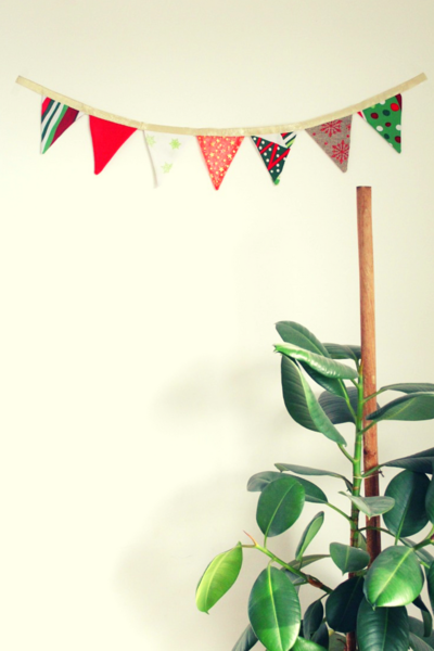 Christmas Fabric Bunting Tutorial Christmas Fabric Bunting Tutorial