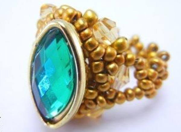 Dazzling Duchess-Worthy DIY Ring Dazzling Duchess-Worthy DIY Ring