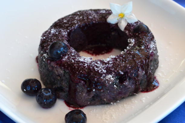 Glossy Blueberry Ring Microwave cake Glossy Blueberry Ring (Microwave cake!)