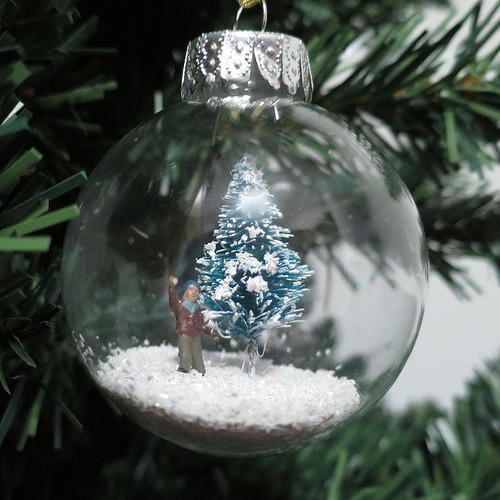 Finding the Tree Ornament Finding the Tree Ornament