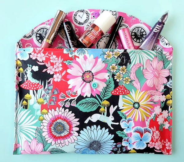 20 Minute Makeup Bag Sewing Tutorial_1