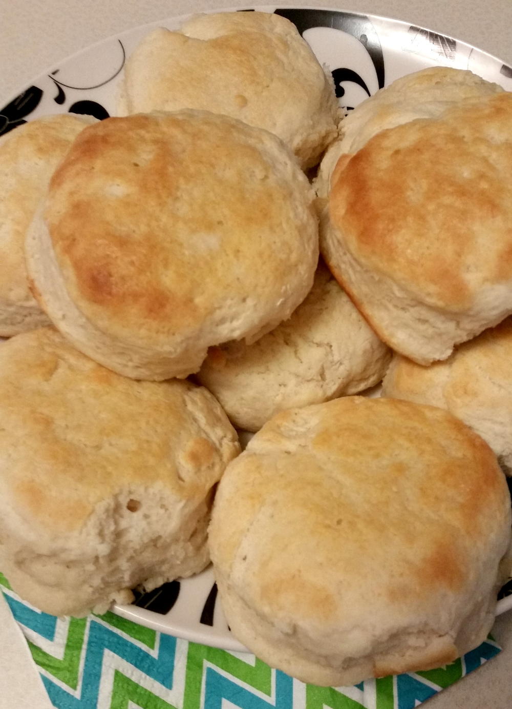 copycat-cracker-barrel-buttermilk-biscuits-allfreecopycatrecipes