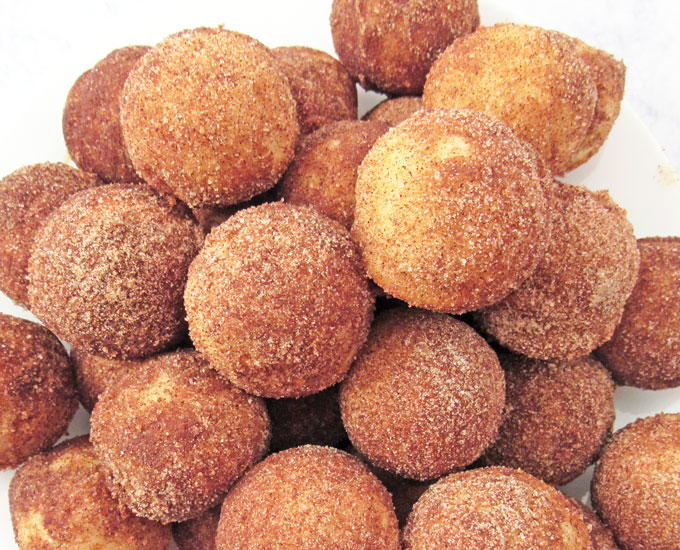 Cinnamon Sugar Baked Donut Holes