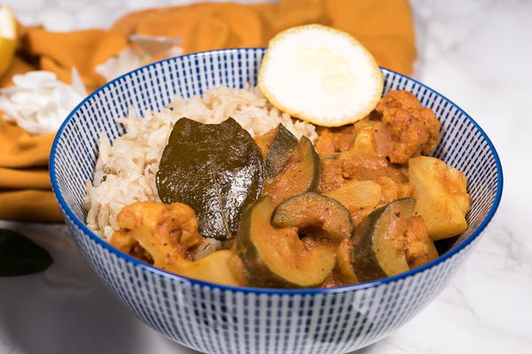 Lemony Cauliflower Curry with Sumach Lemony Cauliflower Curry with Sumach