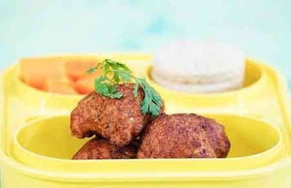 How to make Urad Dal And Onion Pakoda How to make Urad Dal And Onion Pakoda