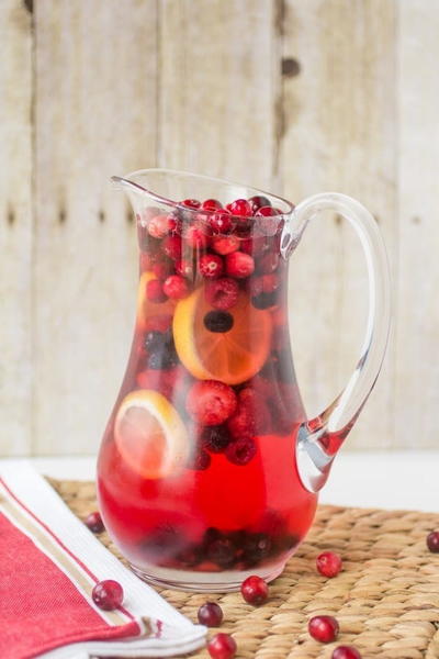 Holiday Wine Spritzer Holiday Wine Spritzer