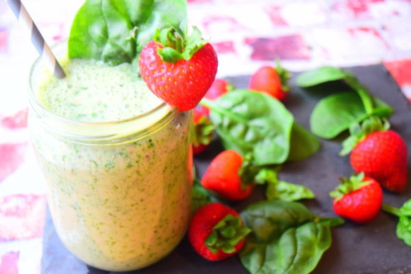 Spinach Strawberry Smoothie Spinach & Strawberry Smoothie