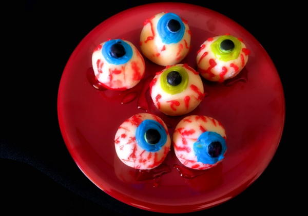 Halloween White Chocolate Eyeballs Halloween White Chocolate Eyeballs