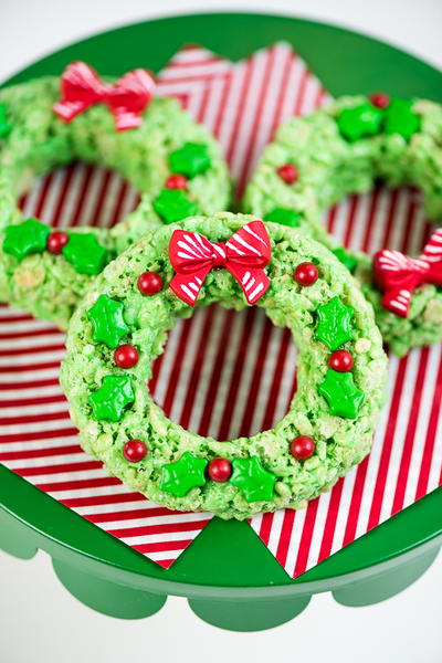 Easy Rice Krispies Wreaths