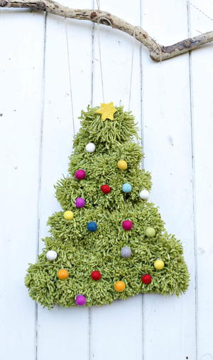 Pom-Pom Christmas Tree DIY Wall Hanging