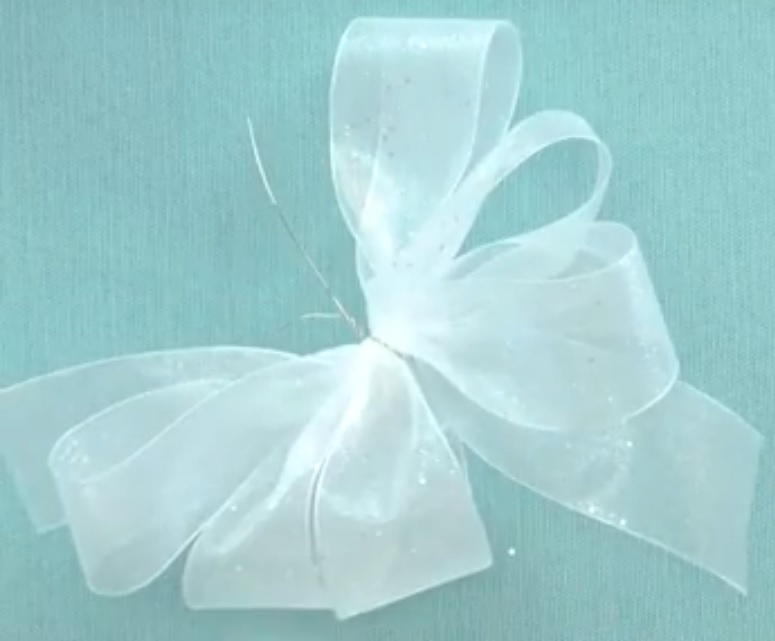 Quick And Easy Wired Ribbon Bow Tutorial Favecrafts Com
