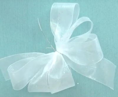 Quick and Easy Wired Ribbon Bow Tutorial