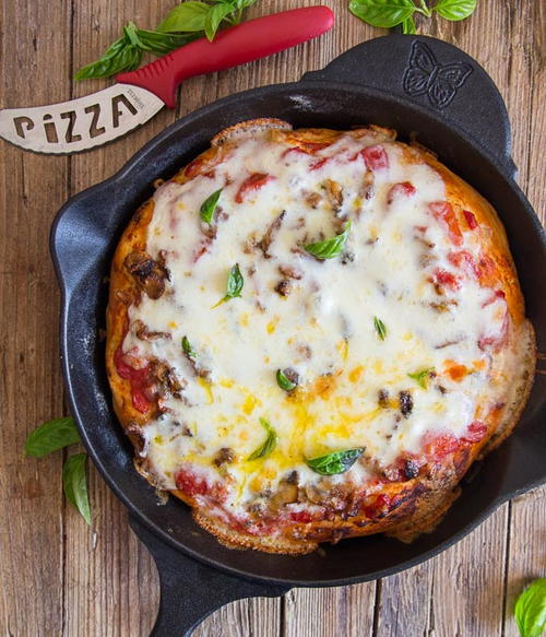 Easy Cast Iron Skillet Pizza Easy Cast Iron Skillet Pizza