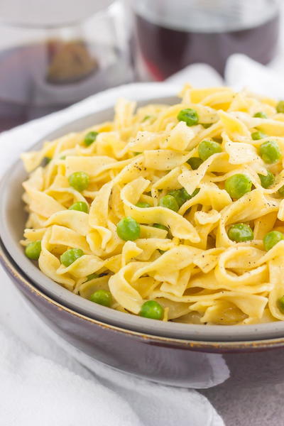 Creamy Skillet Noodles with Peas
