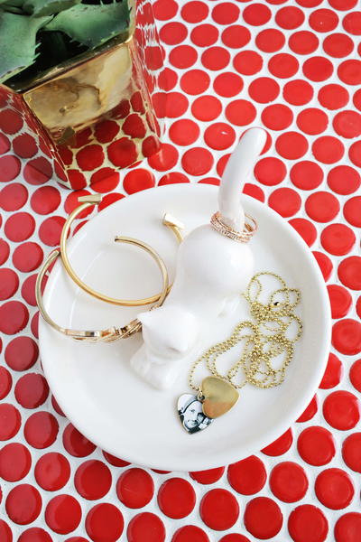 How to Make a Swinging Heart Locket How to Make a Swinging Heart Locket