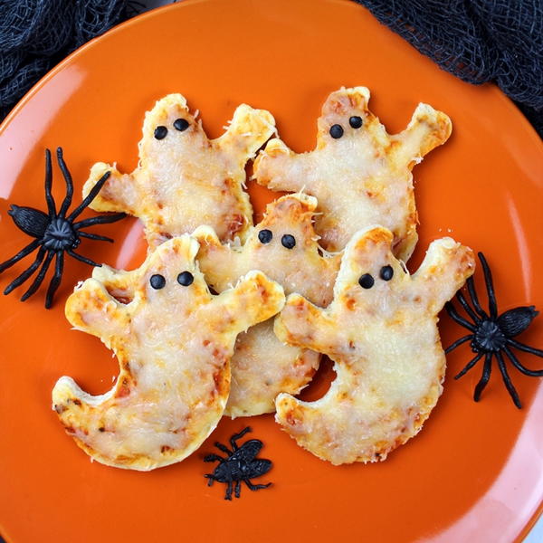 Mini Ghost Pizzas Mini Ghost Pizzas