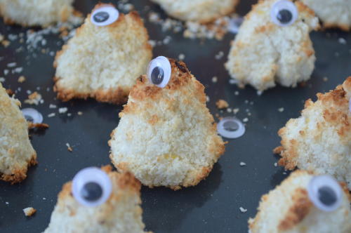 Ghost Mandarin Orange Macaroons Ghost Mandarin Orange Macaroons