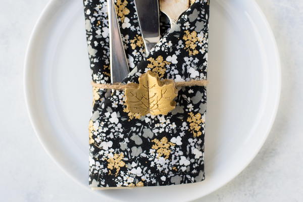 Hot Glue DIY Napkin Rings Hot Glue DIY Napkin Rings